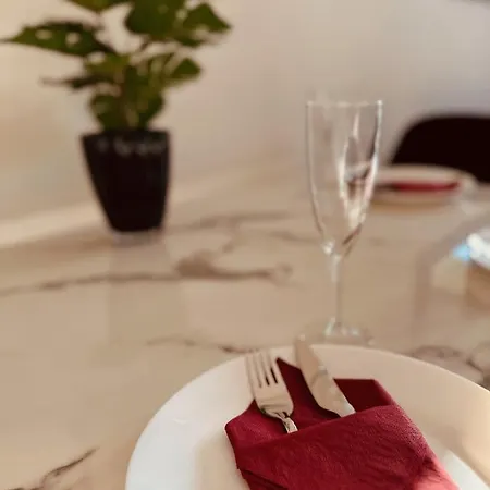 Stone Ii Апартаменти *